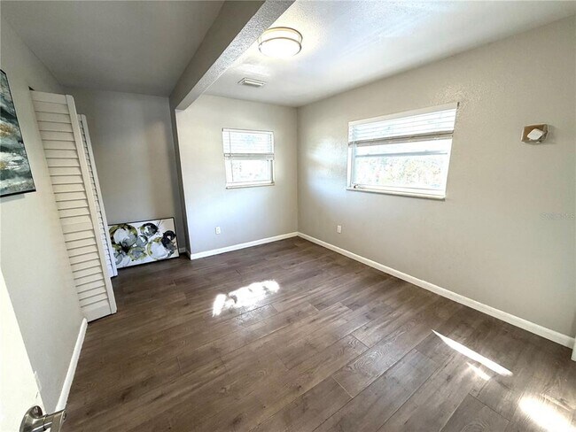 Building Photo - 999 Dr. M.L.K. Jr St S