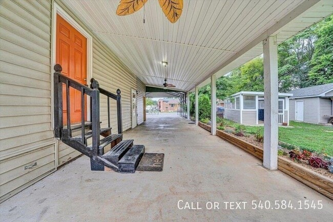 Building Photo - 5001 Hildebrand Rd NW