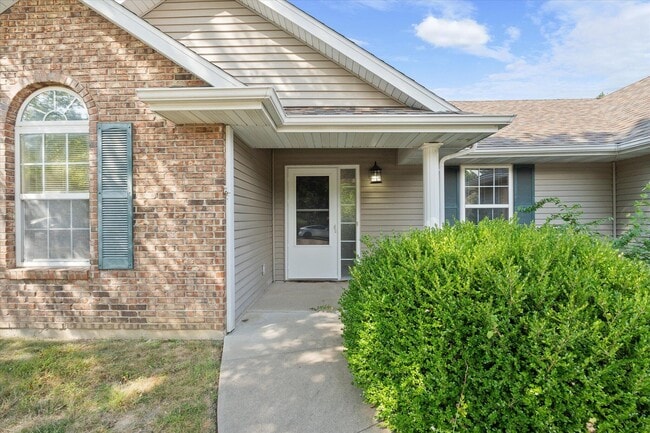Building Photo - 4803 Shale Oaks Ave