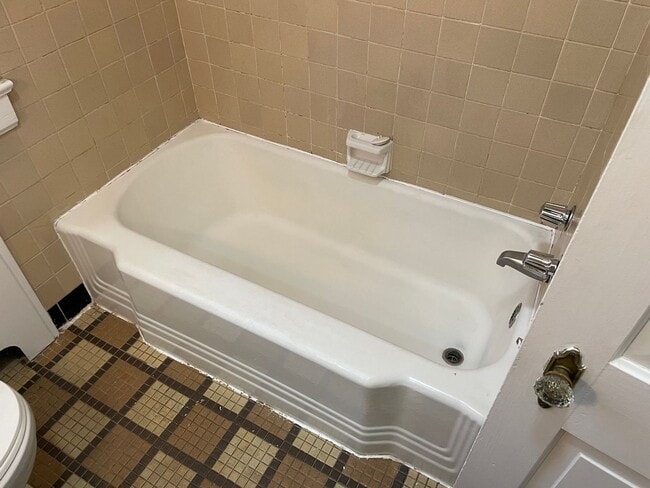 Building Photo - 2 Bedroom Apartment - Statesville Downtown