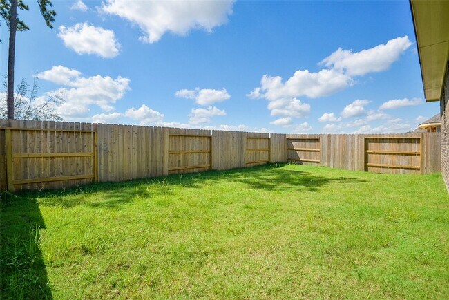 Building Photo - 28820 Bobcat Run Dr