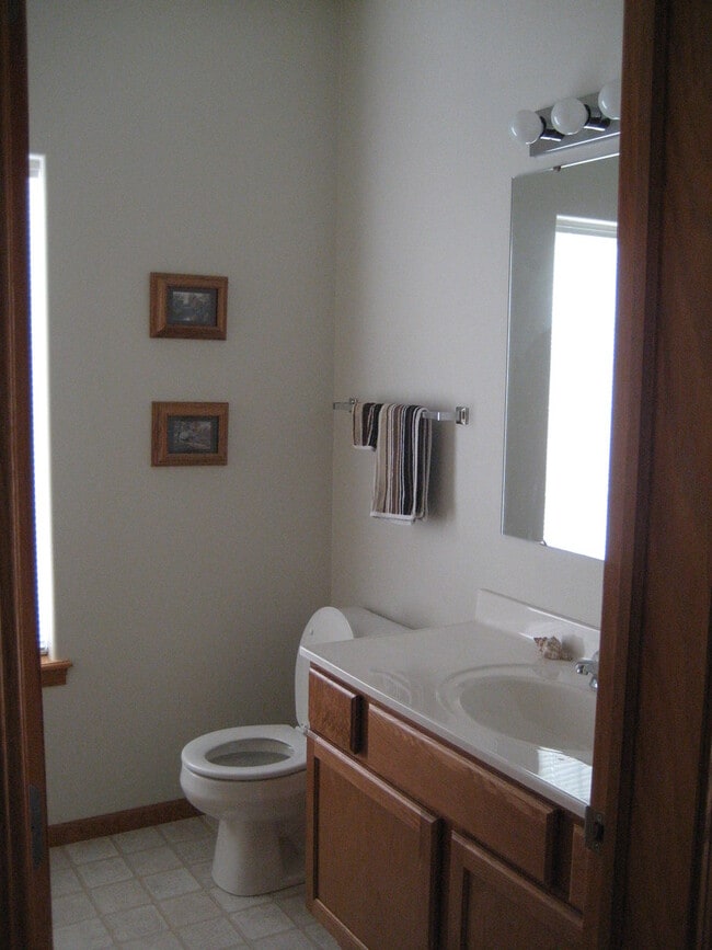 Building Photo - NEW LISTING!!!  Incredible 2 bedroom, 1 bath condo on Iowa City's east side