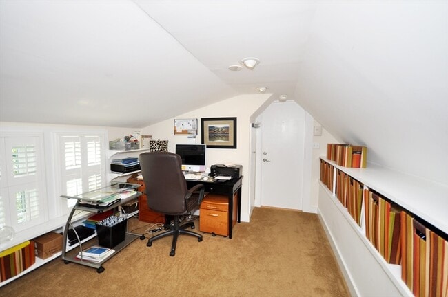 Building Photo - 150 Hubbard St