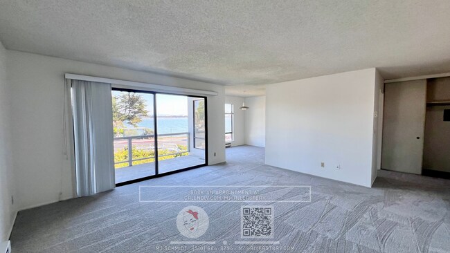 Building Photo - Waterfront 1 bedroom located at the resort...