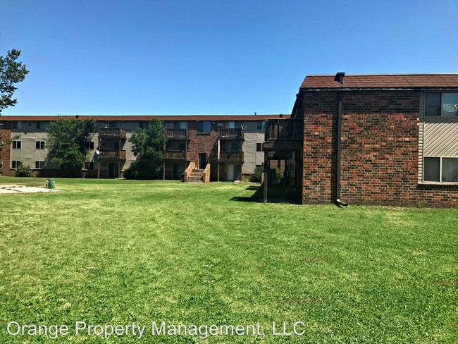 Building Photo - 701 Hwy Dr