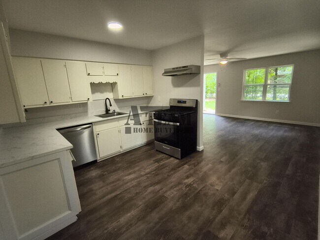 Building Photo - Cozy 2 Bed 1 Bath home for rent!