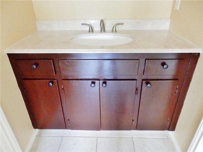 Building Photo - 3206 King St