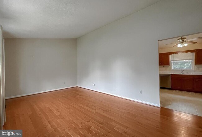 Building Photo - 109 Morris Dr