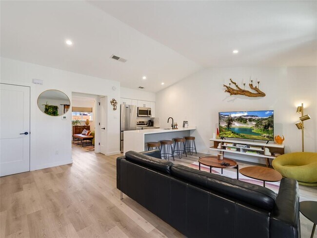 Building Photo - 1219 Hollow Creek Dr