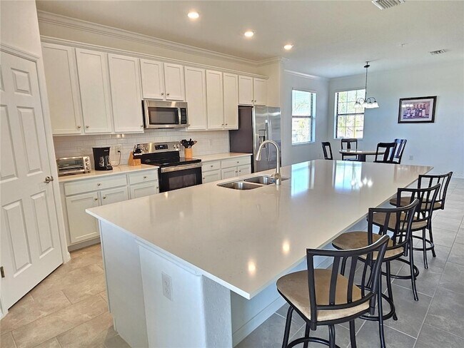 Building Photo - 10825 Tarflower Dr