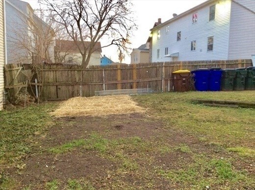 Building Photo - 49 Linden St