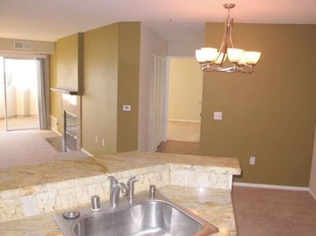 Building Photo - 3 Bedroom, 2 Bathroom Ground-Level Condo f...