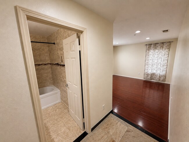 Building Photo - 621 Marbella Ct
