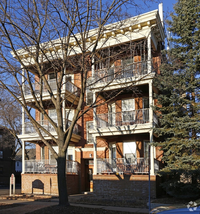 Building Photo - Avon Apartments