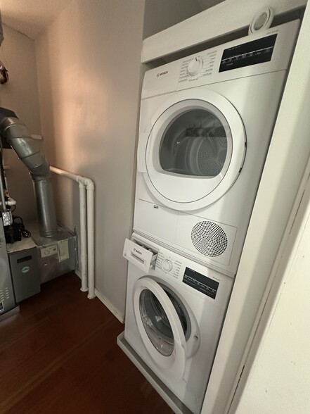 washer and dryer - 2216 W Belmont Ave