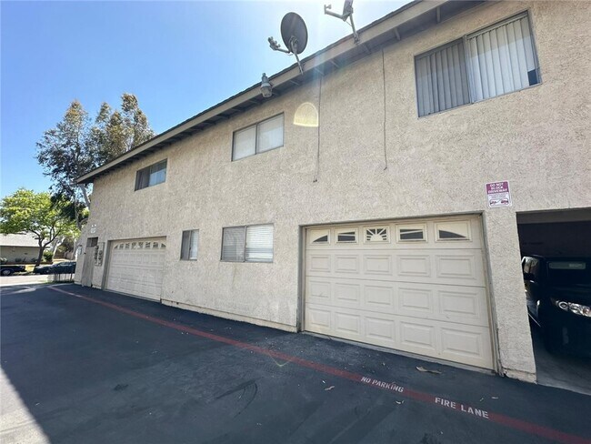 Building Photo - 1501 E Fairfield Ct