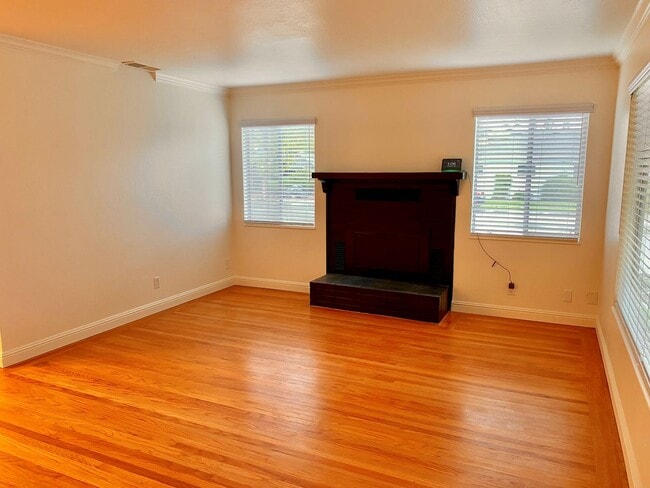 Building Photo - Recently Remodeled 3BD/2BA Southside Downtown Livermore Single-Family Home!