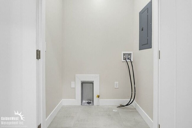 Building Photo - Beautifully Renovated 4Bdm 2Ba Home with Modern Finishes in San Diego!