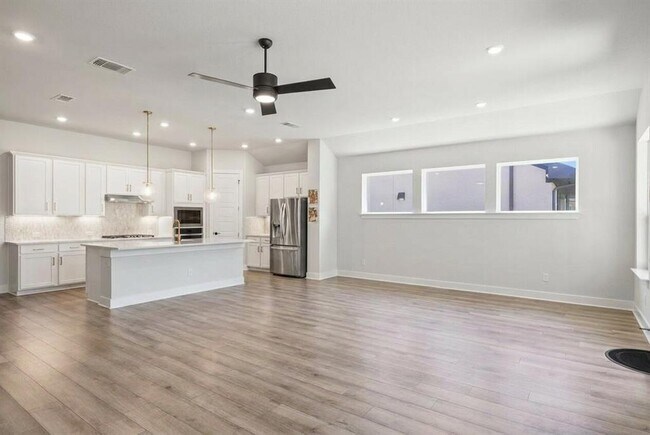 Building Photo - 8408 Grenadier Dr