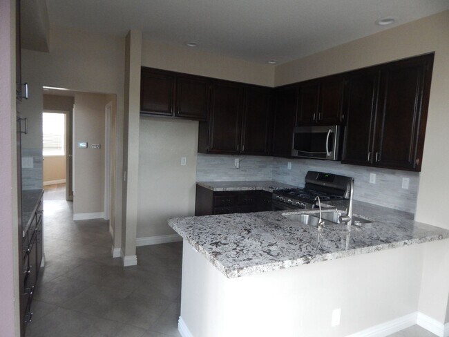 Building Photo - Sera Brisa Condo in Rancho Santa Margarita