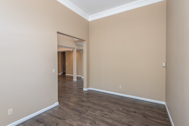 Building Photo - 720 Vista Hills Ct