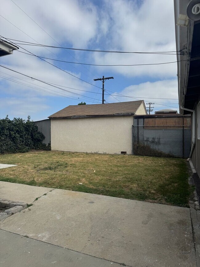 Building Photo - 14823 Longworth Ave