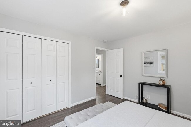 Building Photo - 5716 Crawford Dr