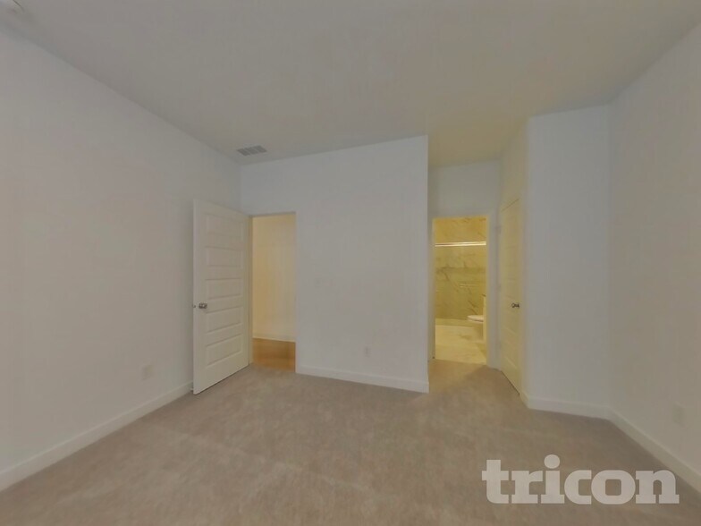 Building Photo - 11838 Moorfield Ln