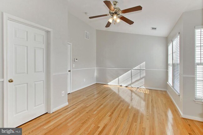 Building Photo - 5054 Grimm Dr