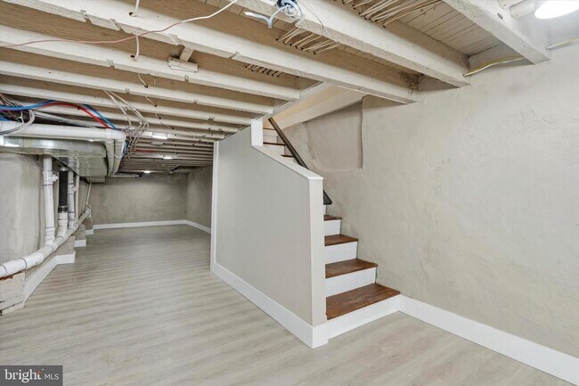 Building Photo - 2345 S Bancroft St