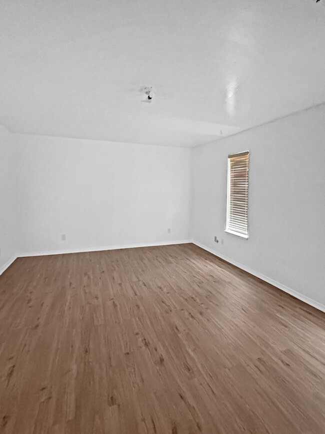 Building Photo - 4000 Mescalero Dr