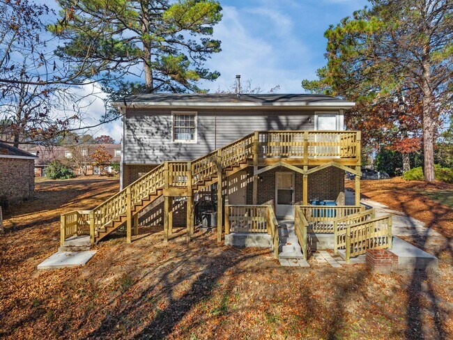 Building Photo - 735 Ashbrook Rd