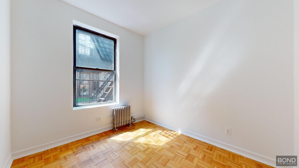 Building Photo - 369 Broome St
