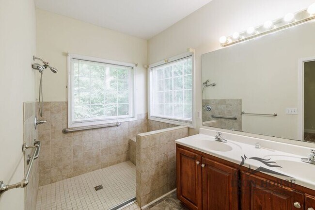 Building Photo - 411 Timber Creek Dr