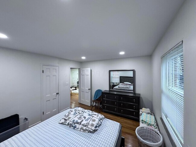 Building Photo - 2126 Harwitch Rd