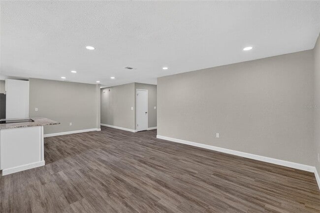 Building Photo - 3701 Feather Dr