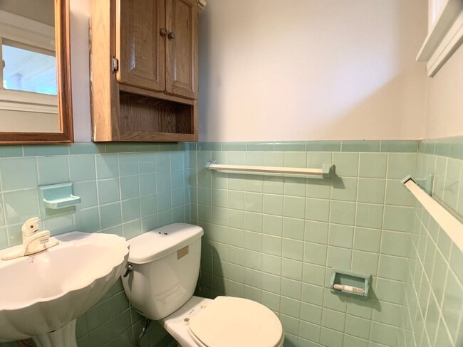 Building Photo - 30 Bunker Hill Rd