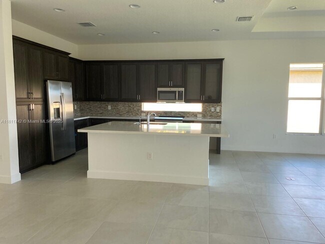 Building Photo - 7765 Wildflower Shores Dr
