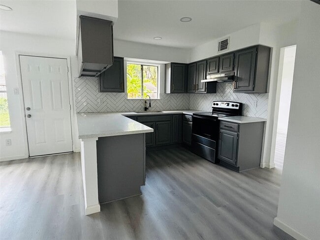 Building Photo - 16246 Los Altos Dr