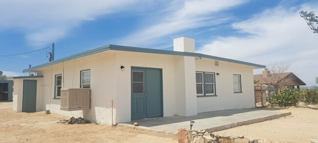 Building Photo - 6540 Valley View Dr