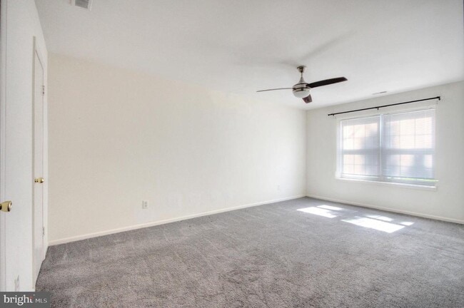 Building Photo - 1301 Hawthorne Ct