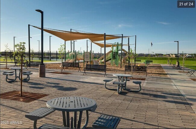 Building Photo - 23158 E Saddle Way