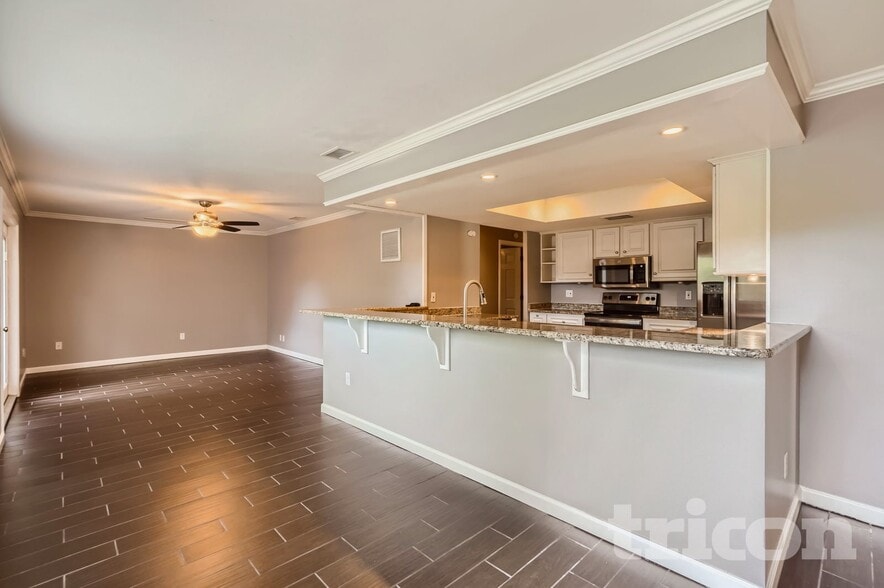 Building Photo - 2641 Gleneagles Dr