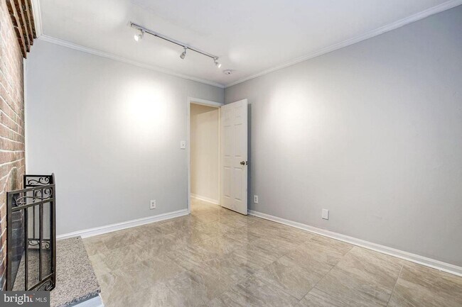 Building Photo - Georgetown Waterfront Home!