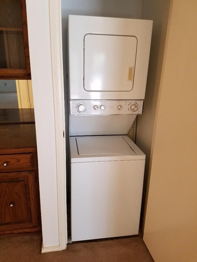 Building Photo - 921 Marine Dr