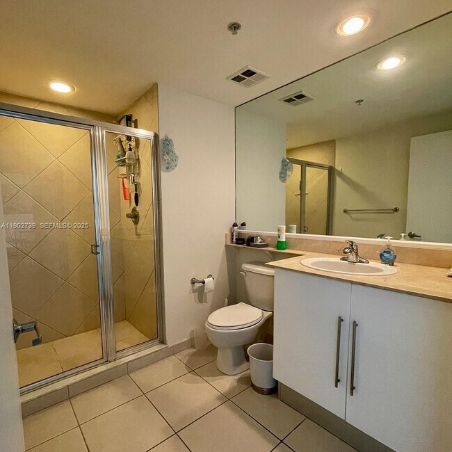 Building Photo - 335 S Biscayne Blvd