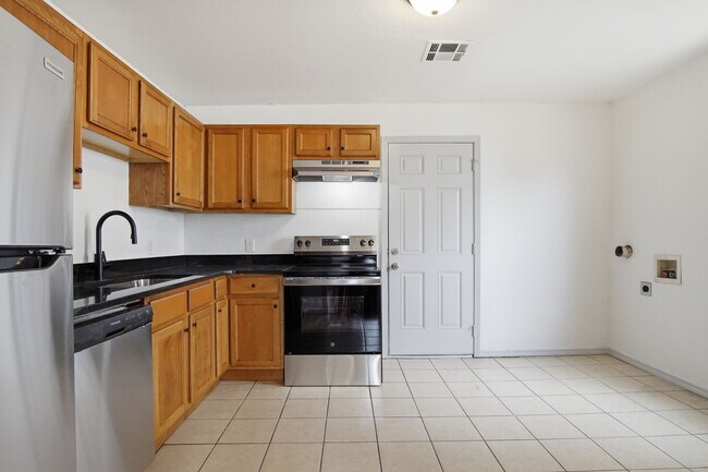 Building Photo - 1305 Bellevidere Dr