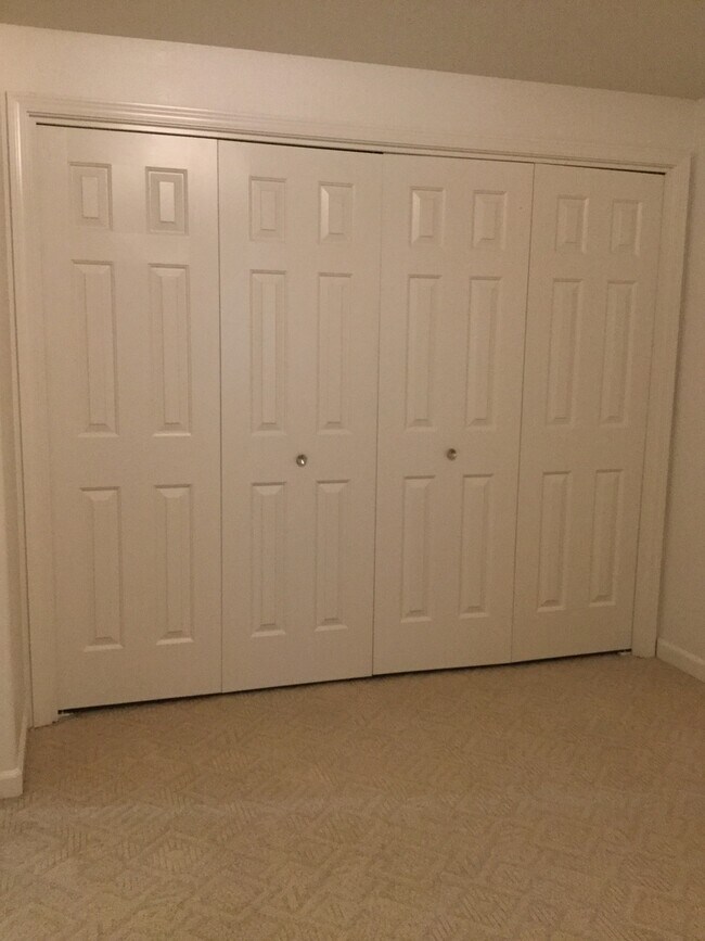 Building Photo - Cozy 2 Bed 2 Bath Condo with Private Patio