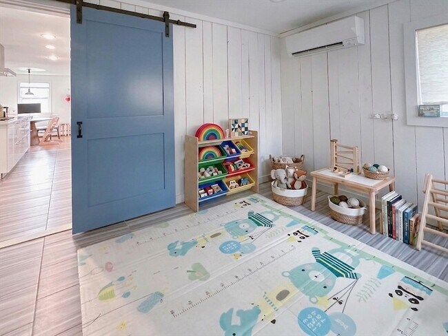 Building Photo - 27 Rockville Ave