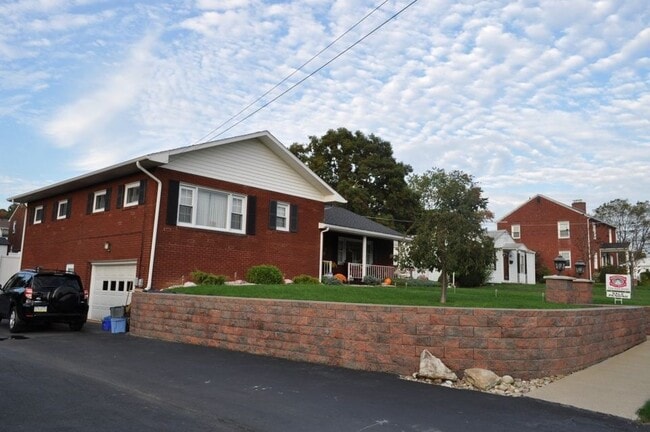 Primary Photo - 317 Chestnut St